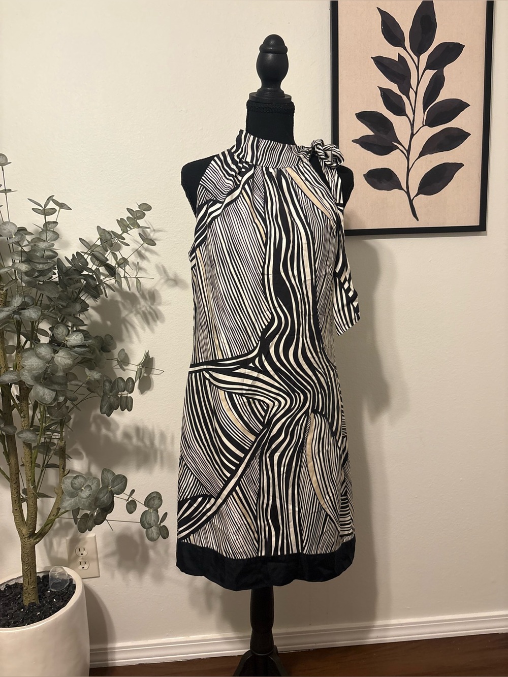 Sleeveless Black & White Abstract Halter Dress
